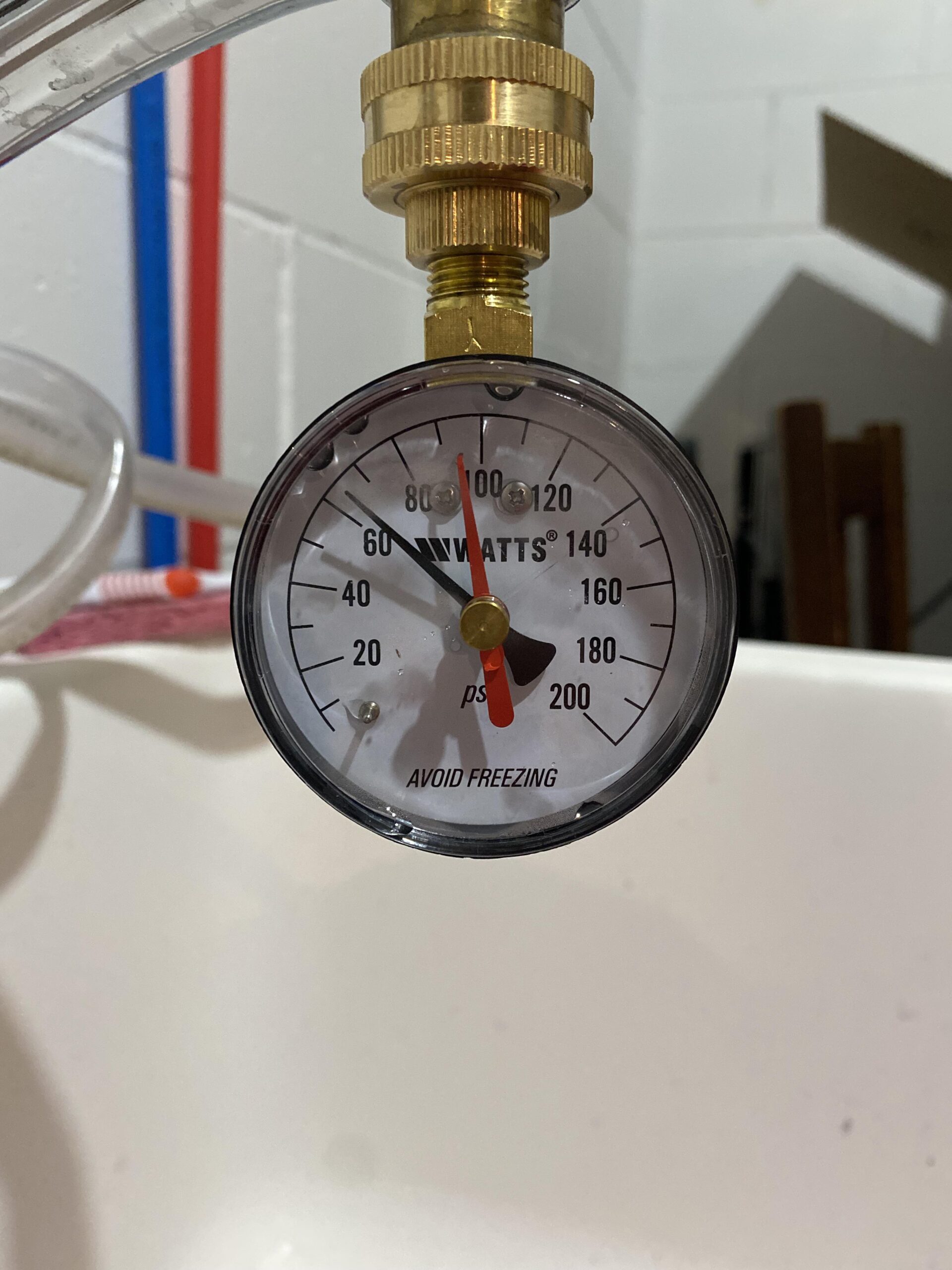 Why Manhattan apartments experience dramatic temperature swings